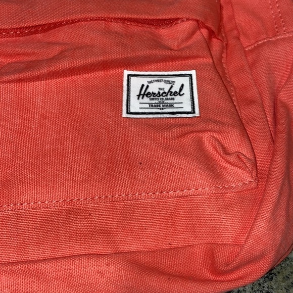 Herschel classic mini backpack, 100% cotton, NWT, strap differs from first pic - Picture 4 of 8